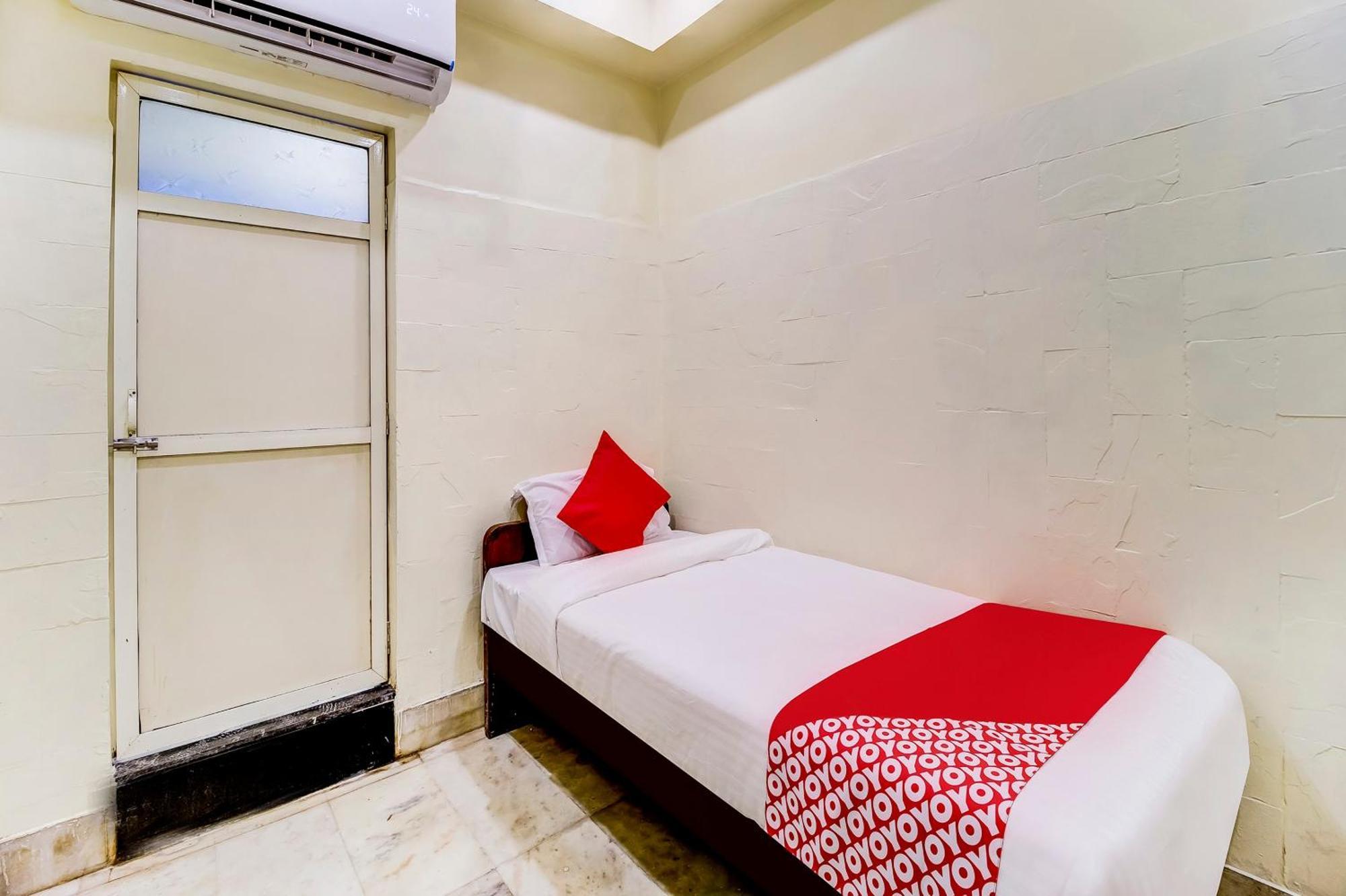 Super Oyo Hotel Dreamland Bombay Extérieur photo
